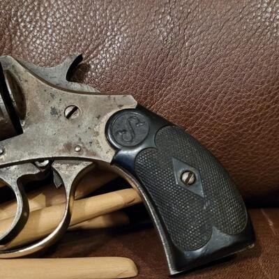 Lot 182: Antique Late 1800's OTIS SMITH U.S. Pistol Co. Smith and Wesson .32 Cal Nickel Plated Revolver 