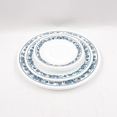 CORELLE BY CORNING â€œOLD TOWN BLUEâ€ PLATES