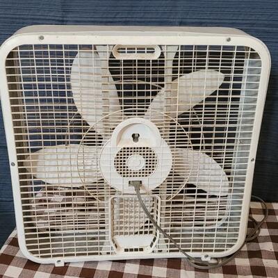 Lot 191: Lakewood Box Fan - it works but missing know, currently on the high setting)