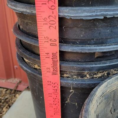 Lot 201: Plastic Flower Pots lot