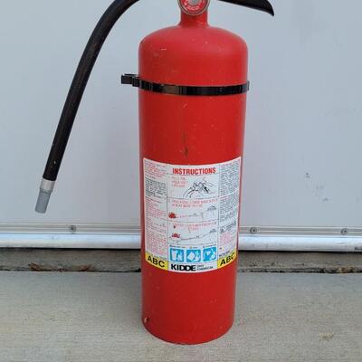 Lot 206: Fire Extinguisher (Needs Recharge)