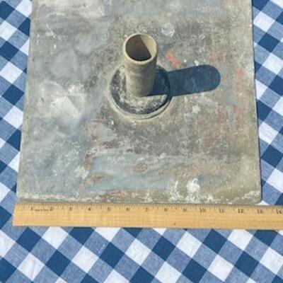 Lot 211: Metal Stand