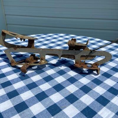 Lot 220: Vintage Metal Ice Skates