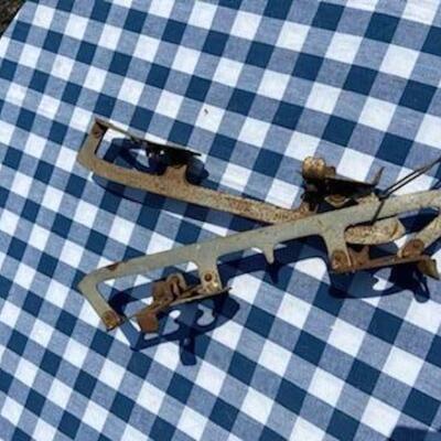 Lot 220: Vintage Metal Ice Skates