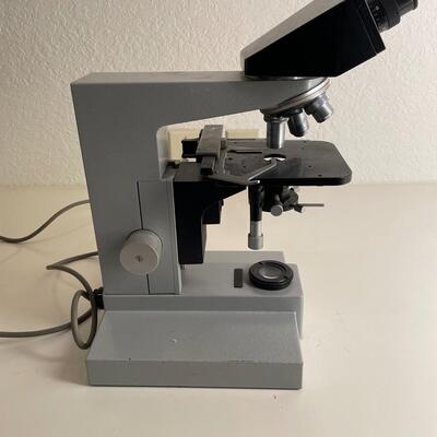 Lot 178  Leitz Model SM-LUX Microscope