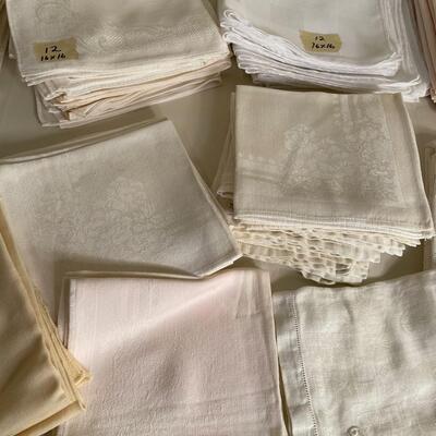 Lot 182  Variety of Cloth Napkins