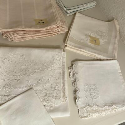 Lot 182  Variety of Cloth Napkins