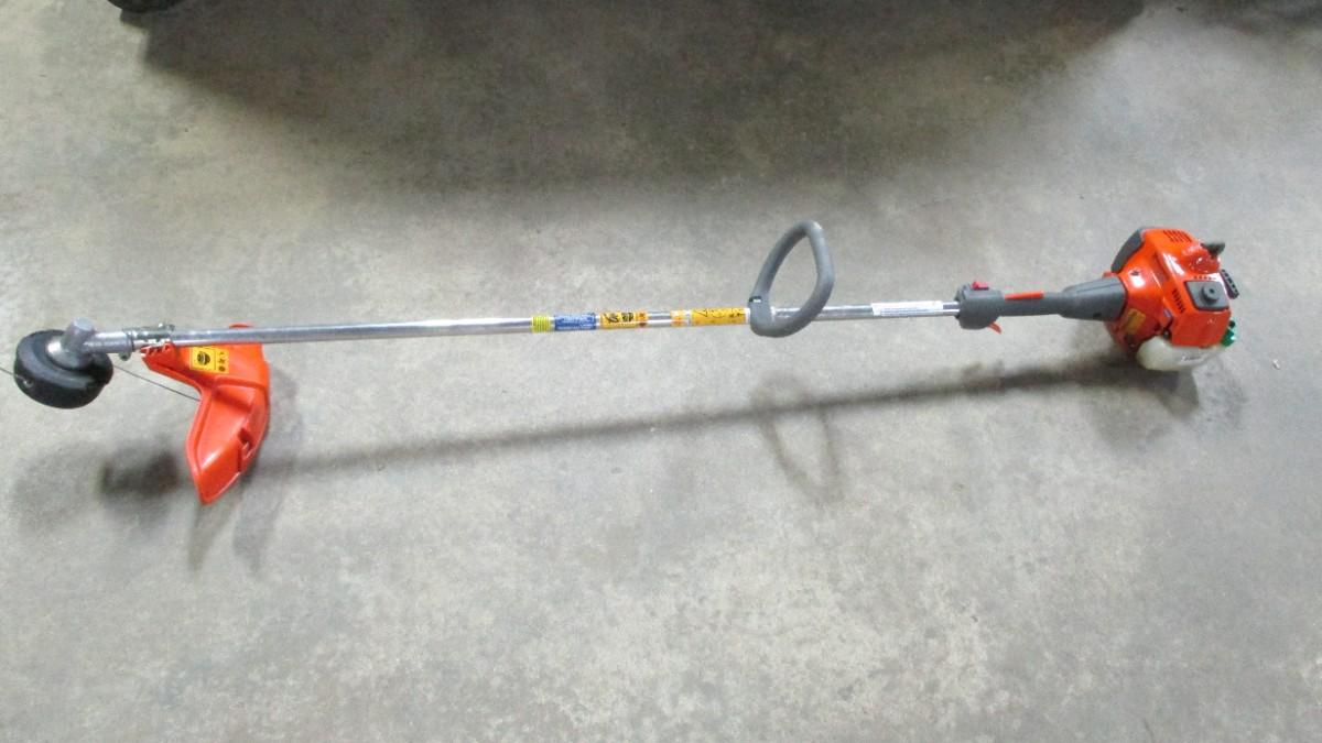 Lot 340 Husqvarna 223L Trimmer