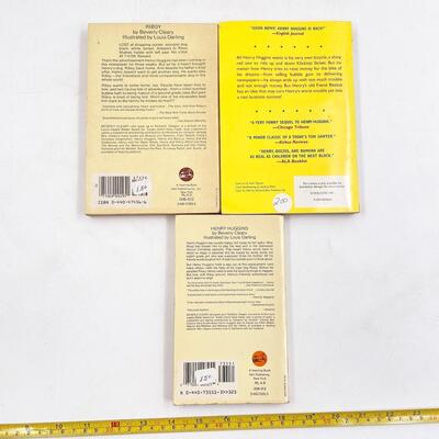 BEVERLY CLEARY PAPERBACK BOOK LOT