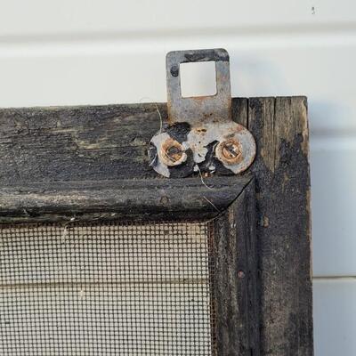Lot 230: Vintage Farmhouse Window Screen Chippy Paint 
