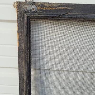 Lot 237: Vintage Farmhouse Window Screen Chippy Paint 