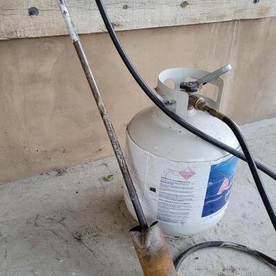 Lot 252: 20% FULL LP Tank w/ Flamethrower Atrachment (Great for melting icy sidewalks or metal components)