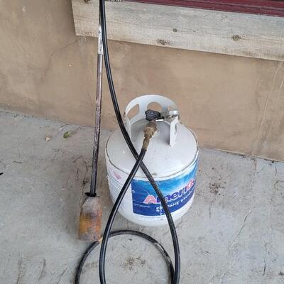 Lot 252: 20% FULL LP Tank w/ Flamethrower Atrachment (Great for melting icy sidewalks or metal components)