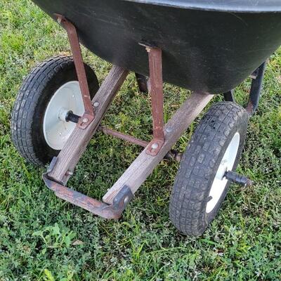Lot 253: Vintage UNION 8-Cube Double Tire Wheelbarrow
