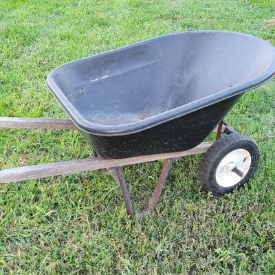 Lot 253: Vintage UNION 8-Cube Double Tire Wheelbarrow