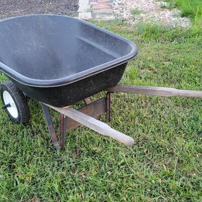 Lot 253: Vintage UNION 8-Cube Double Tire Wheelbarrow