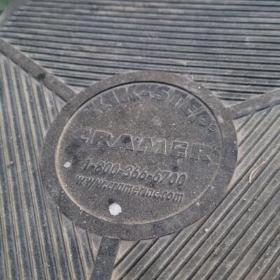 Lot 257: Vintage CRAMER Kik Step Step Stool 