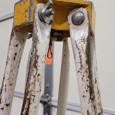 Lot 263: Vintage CRAFTSMAN Surveying Tool w/ Tripod 