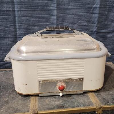 Lot 267: Vintage WESTINGHOUSE Electric Cooker (Needs Power Cord)