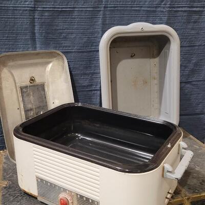 Lot 267: Vintage WESTINGHOUSE Electric Cooker (Needs Power Cord)