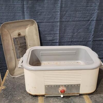Lot 267: Vintage WESTINGHOUSE Electric Cooker (Needs Power Cord)