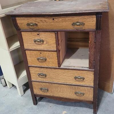 Lot 274: Antique Dresser (Needs TLC) 