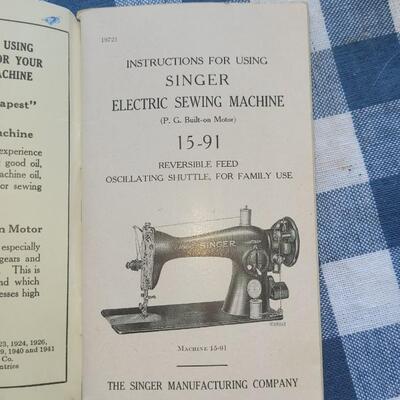 Lot 275: Antique SINGER Sewing Machine w/ Pedal and Power Cord Untested 