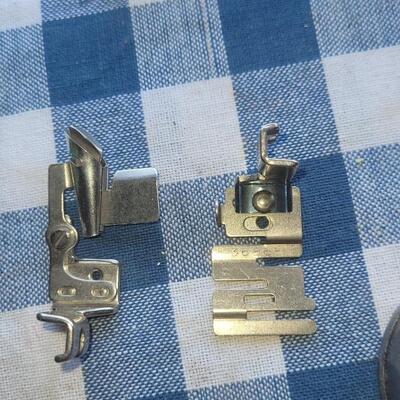 Lot 275: Antique SINGER Sewing Machine w/ Pedal and Power Cord Untested 