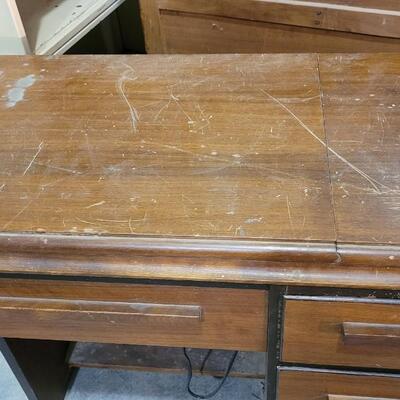 Lot 275: Antique SINGER Sewing Machine w/ Pedal and Power Cord Untested 