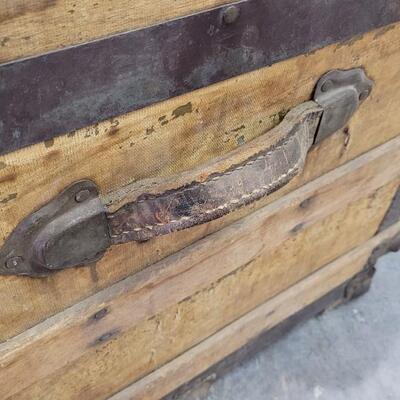 Lot 281: Vintage Steamer Trunk Brown