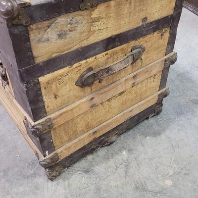 Lot 281: Vintage Steamer Trunk Brown