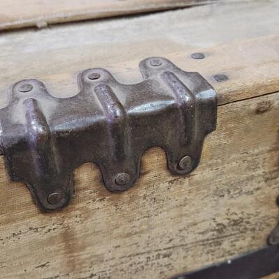 Lot 281: Vintage Steamer Trunk Brown