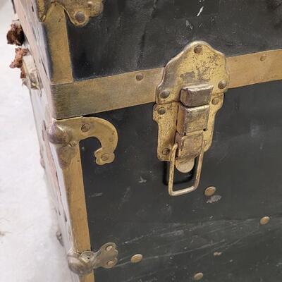 Lot 283: Vintage Steamer Trunk Bkue Solid