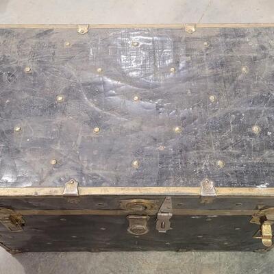 Lot 283: Vintage Steamer Trunk Bkue Solid
