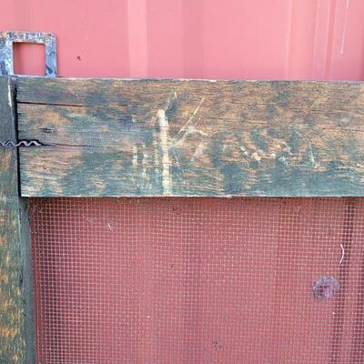 Lot 286: Vintage Farmhouse Window Screen Chippy Paint 