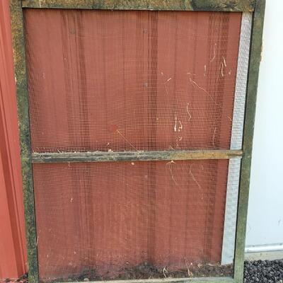 Lot 286: Vintage Farmhouse Window Screen Chippy Paint 