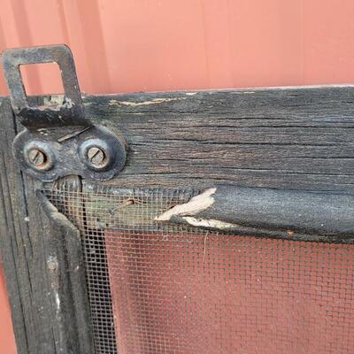 Lot 287: Vintage Farmhouse Window Screen Chippy Paint 