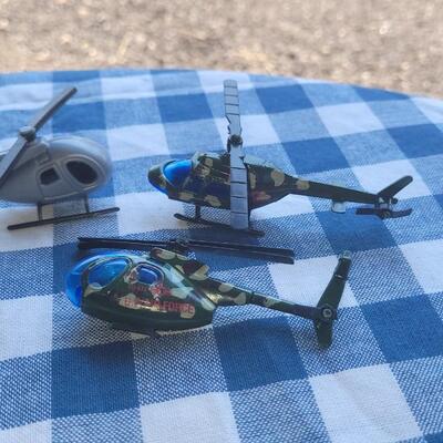 Lot 295: Military Planes/Helicopters/Vehicles Toy lot 