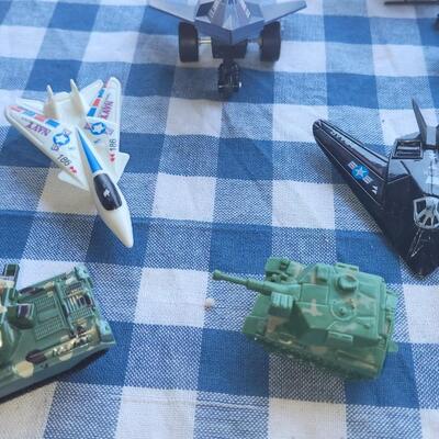 Lot 295: Military Planes/Helicopters/Vehicles Toy lot 