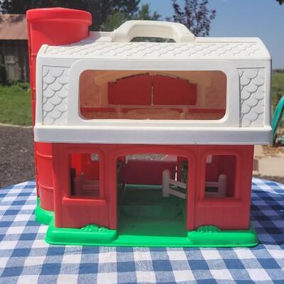 Lot 300: Fisher Price Flip Open Barn