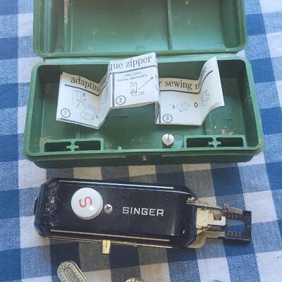 Lot 303: Vintage Singer Accessory 