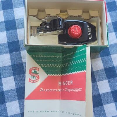 Lot 304: Vintage Singer Automatic Zigzagger