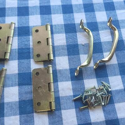 Lot 309: Brass Hinges and Handles