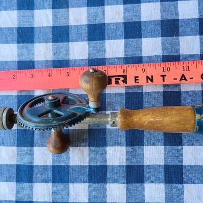 Lot 317: Vintage Worth Hand Drill