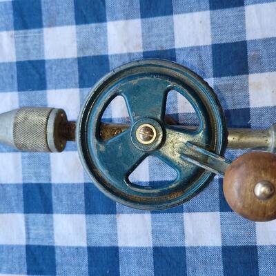 Lot 317: Vintage Worth Hand Drill