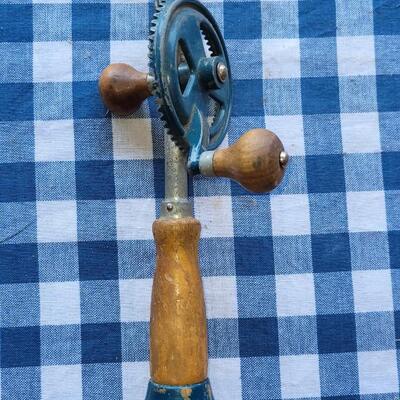 Lot 317: Vintage Worth Hand Drill