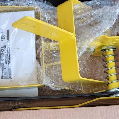 Lot 321: Harbor Freight Steel Hose Reel