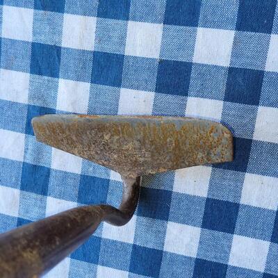 Lot 324: Antique Hand  Spade