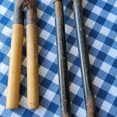 Lot 326: Gardening Tools