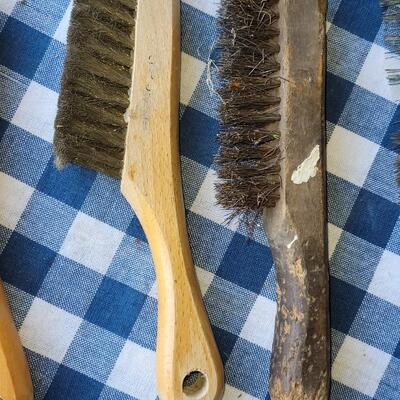 Lot 327: Vintage Metal Bristle Brush Lot